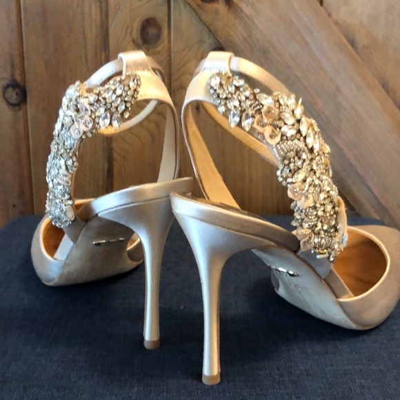Badgley Mischka | Blanca Strappy Crystal
Stilettos | 8.5 - Picture 9 of 11